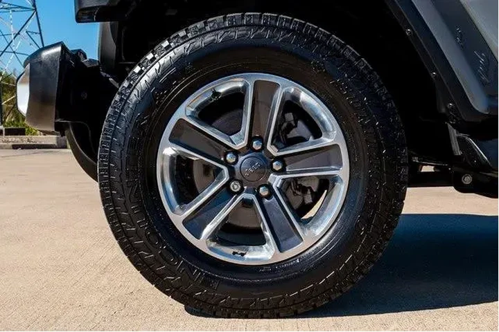 $24248 : Jeep Wrangler Unlimited 2020 image 5