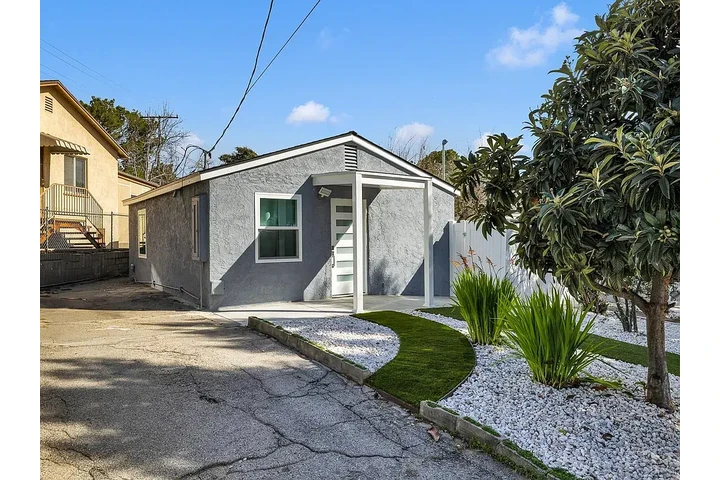 $110 : Ready home for rent Glendale image 4