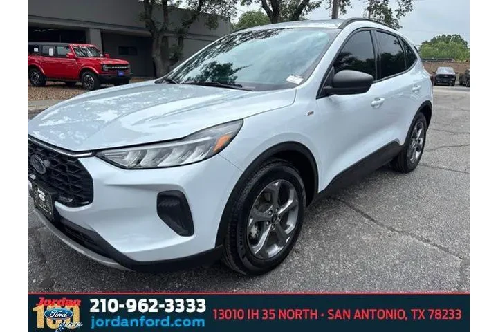 $25640 : Ford Escape 2025 ST-Line 4dr image 3