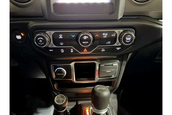 $30995 : Jeep Wrangler Unlimited 2022 image 7