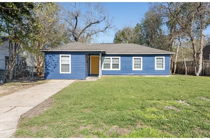 $1000 : SINGLE LOVELY HOME FOR RENT image 1