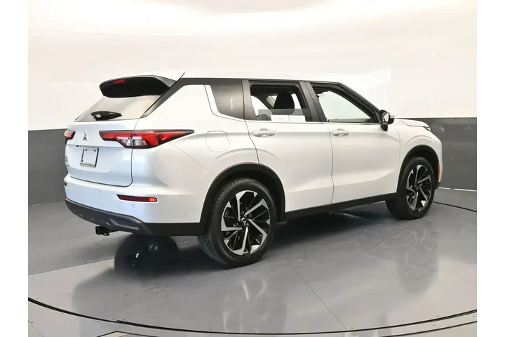 $15991 : Mitsubishi Outlander 2022 ES image 6