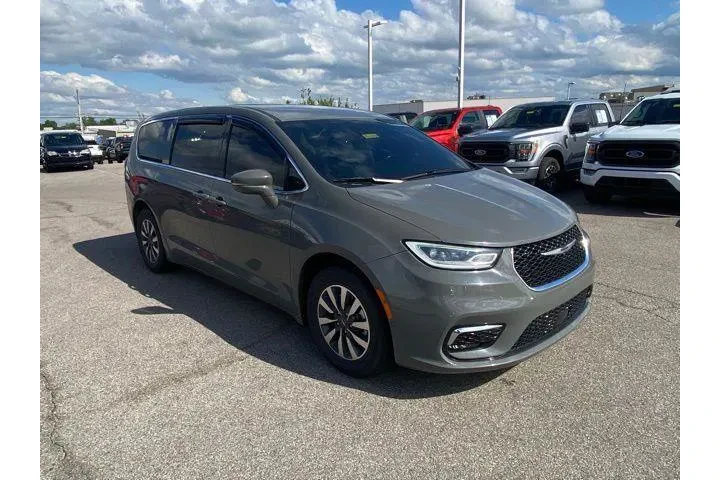 $21247 : Chrysler Pacifica Hybrid 202 image 2