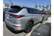 $19999 : Mitsubishi Outlander 2022 ES thumbnail