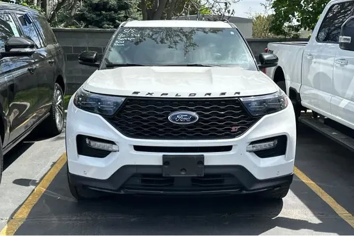 $32995 : Ford Explorer 2020 AWD ST 4d image 2