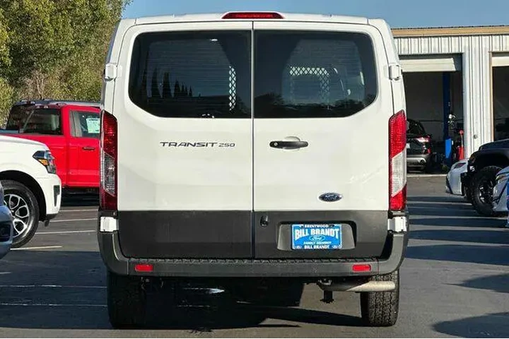 $32871 : Ford Transit 2024 250 3dr SW image 8