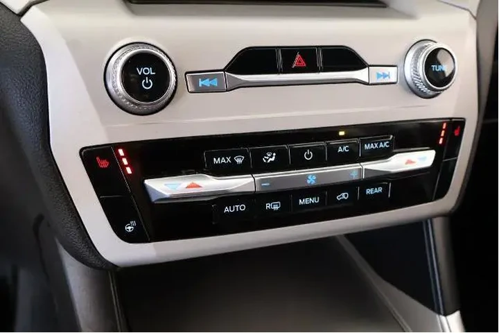 $24288 : Ford Explorer 2023 XLT 4dr S image 7