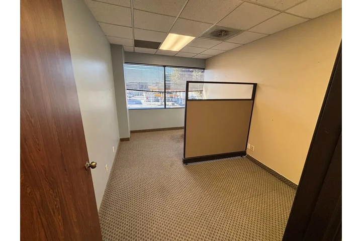 $1800 : EXCELENTE OFFICINA image 5