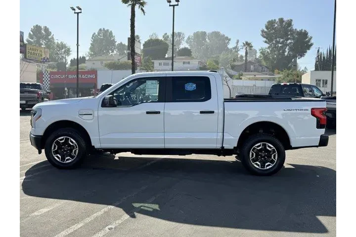 $39995 : Ford F-150 Lightning 2022 AW image 6