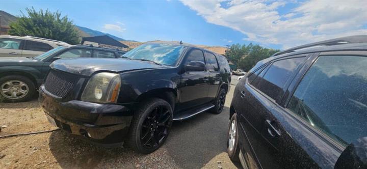 $8999 : 2007 GMC Yukon Denali image 1