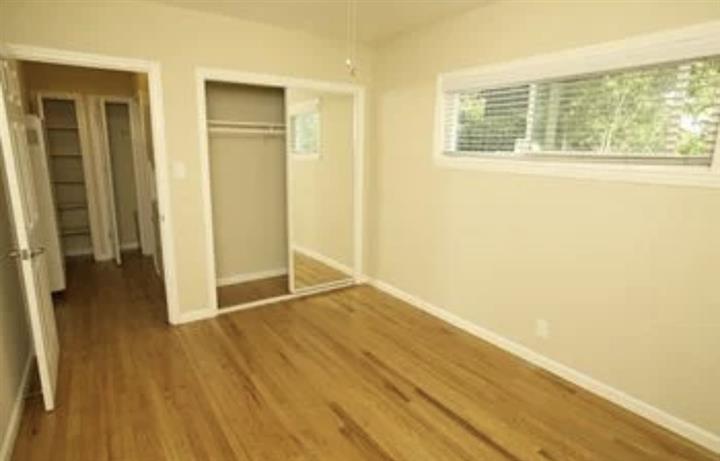 $1400 : 2BD, 1BTH APARTMENT FOR RENT image 5