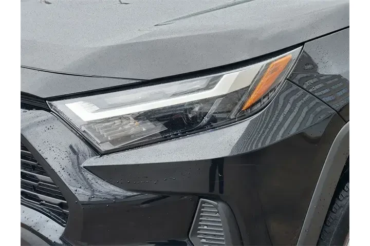 $25536 : Toyota RAV4 2024 AWD LE 4dr image 9