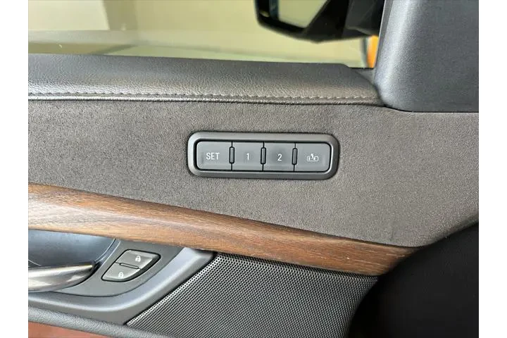 $27757 : Cadillac Escalade ESV 2018 P image 8