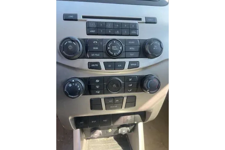 $3730 : Ford Focus 2009 SE 4dr Sedan image 10