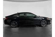 $18201 : Hyundai ELANTRA 2023 SEL 4dr thumbnail