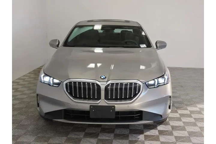 $39995 : BMW 5 Series 2024 AWD 530i x image 4