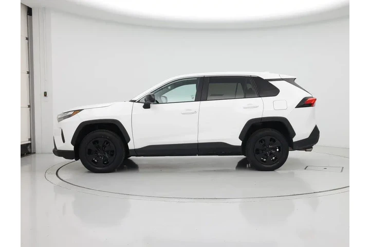 $26998 : Toyota RAV4 2024 AWD LE 4dr image 3