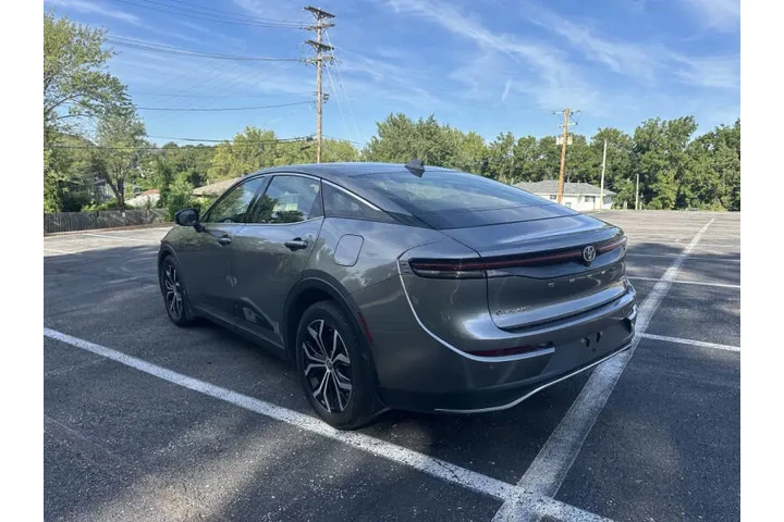 $32999 : 2024 Crown Limited image 5