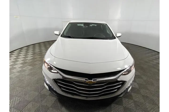 $18957 : Chevrolet Malibu 2024 LT 4dr image 5