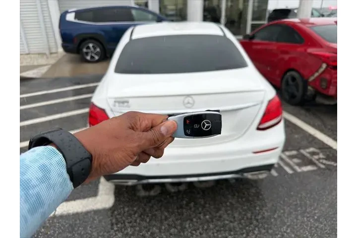 $23871 : Mercedes-Benz E-Class 2017 E image 4