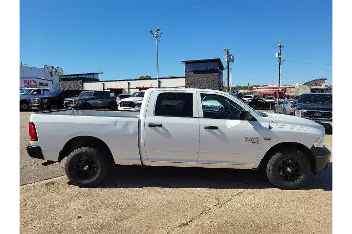 $24334 : Ram 1500 Classic 2022 4x4 Tr image 6