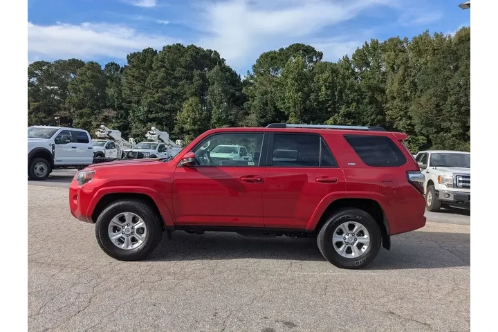 $35991 : Toyota 4Runner 2024 4x2 SR5 image 9
