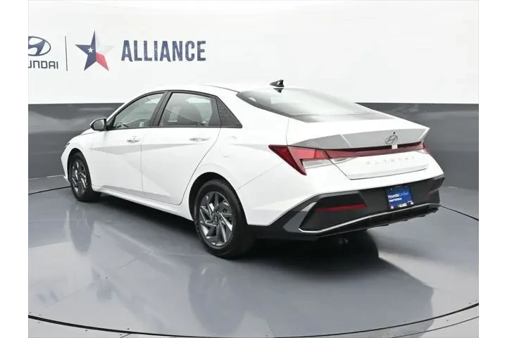 $22578 : Hyundai ELANTRA 2024 SEL 4dr image 7