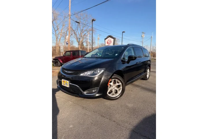 $19500 : 2018 Pacifica Touring L Plus image 4