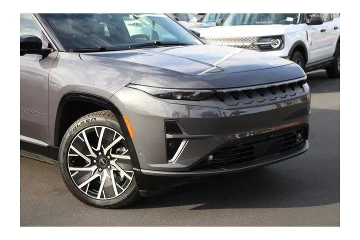 $37772 : Jeep Wagoneer S 2025 4x4 Lim image 2