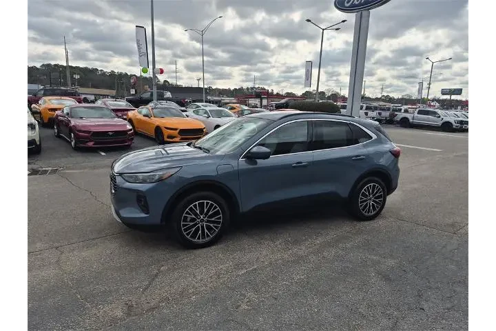 $28224 : Ford Escape Plug-In Hybrid 2 image 2