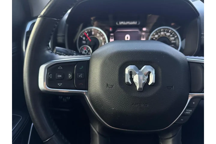 2022 RAM 1500 Big Horn Crew C image 8