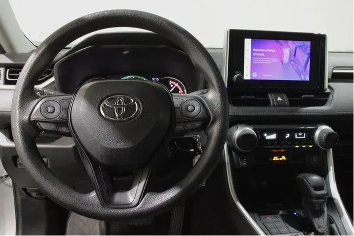 $30998 : Toyota RAV4 2024 AWD LE 4dr image 8