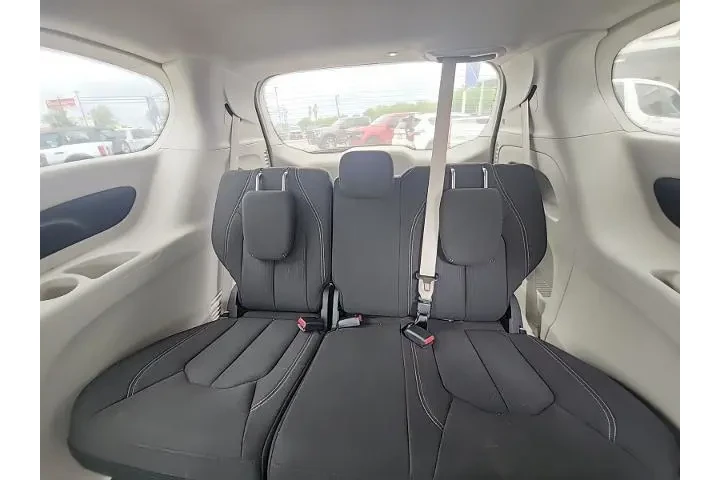 $20998 : Chrysler Voyager 2023 LX 4dr image 9