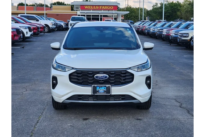 $30359 : Ford Escape 2024 AWD ST-Line image 2