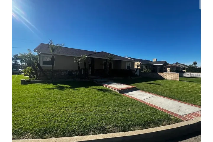 $1850 : Fully furnished kitchen, image 2