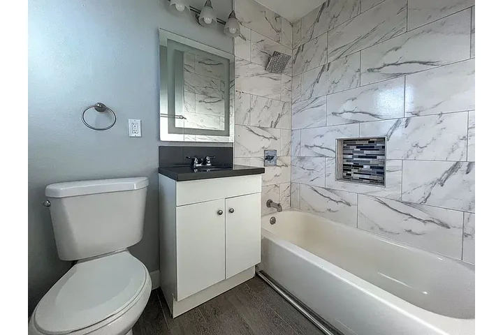 $1400 : Modern 1BD 1BT available image 5