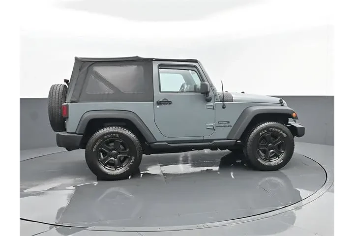 $12585 : Jeep Wrangler 2015 4x4 Sport image 4
