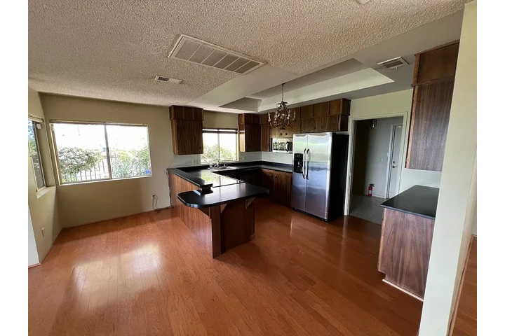 $1600 : Spacious 3-bedroom home with s image 4