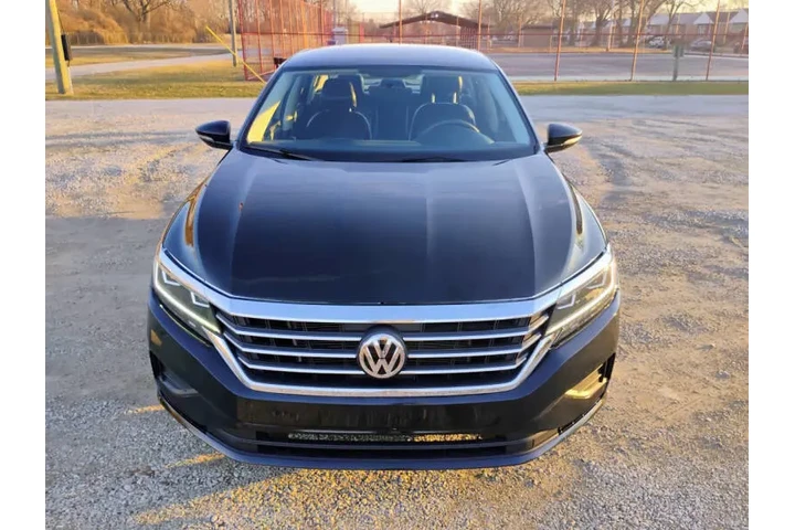 $12997 : 2020 Passat S image 3