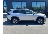 $31995 : Toyota RAV4 2024 AWD XLE 4dr thumbnail