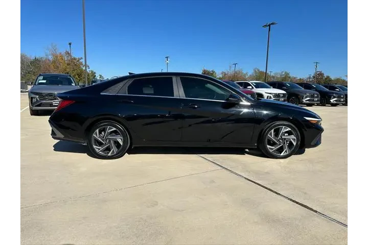 $22026 : Hyundai ELANTRA 2024 Limited image 4