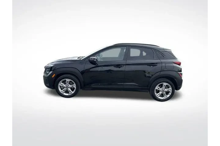 $22461 : Hyundai KONA 2023 AWD SEL 4d image 2