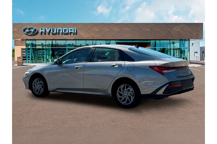$22990 : Hyundai ELANTRA Hybrid 2025 image 4