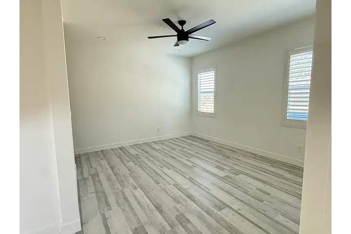 $1100 : Charming 1bd 1ba @ Riversid image 3
