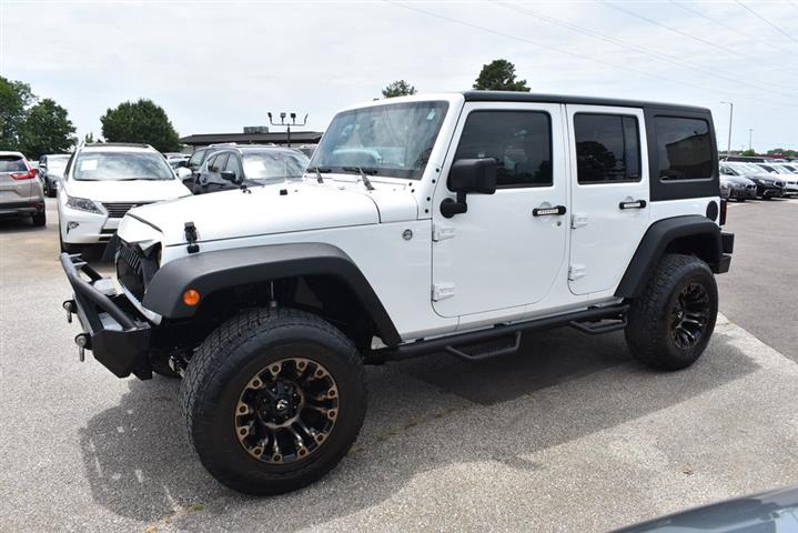 2015 Wrangler Unlimited Sport image 2