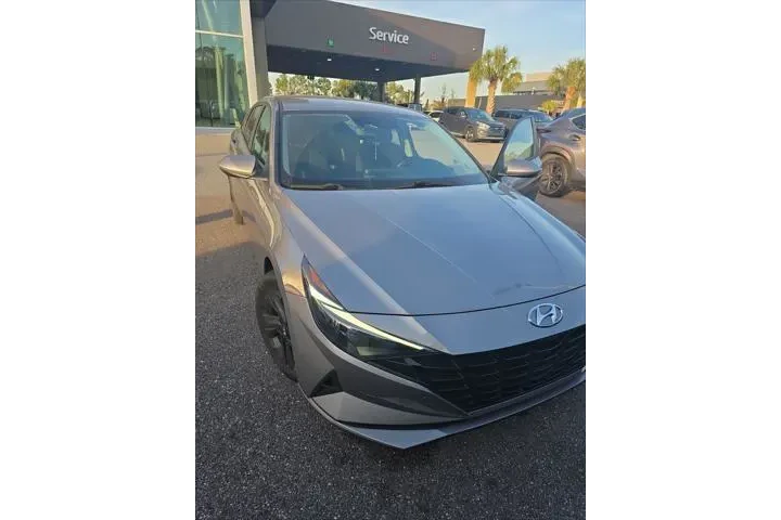 $20642 : Hyundai ELANTRA 2023 SEL 4dr image 6