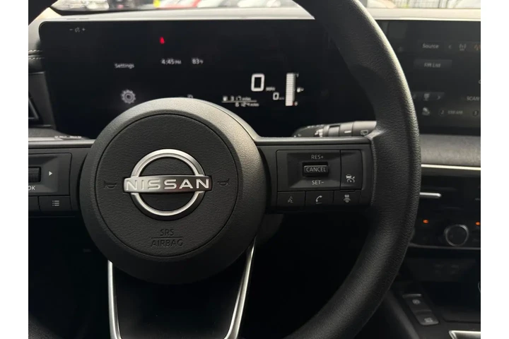 2025 Kicks SV image 10