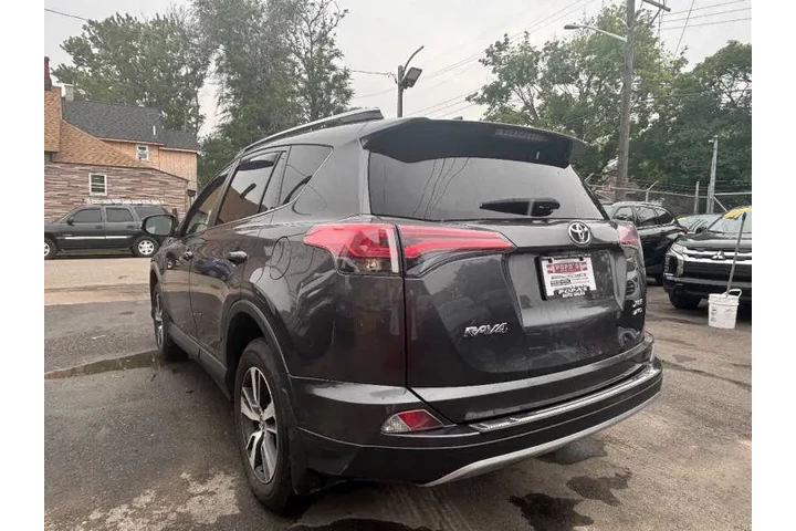$22995 : 2018 RAV4 XLE image 7