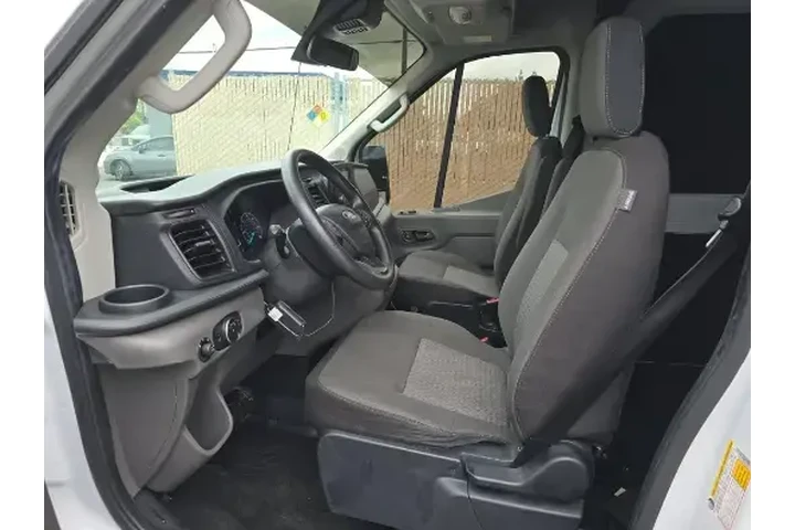 $31950 : Ford Transit 2020 250 3dr SW image 7