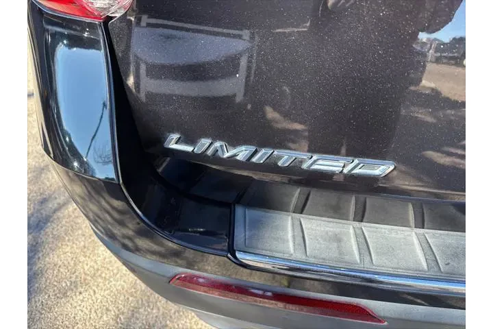 $29991 : Ford Explorer 2022 AWD Limit image 8